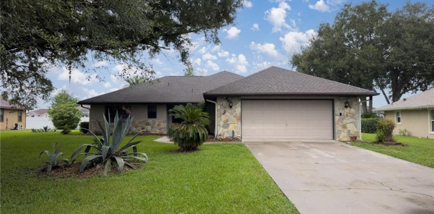 Casa en Ocala, Florida 3 dormitorios, 180.23 m2 № 1915090
