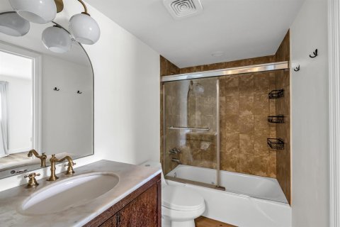 Condo in Boca Raton, Florida, 2 bedrooms  № 2248258 - photo 15