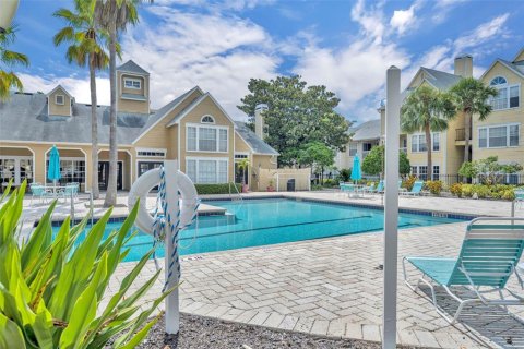 Condo in Orlando, Florida, 2 bedrooms  № 1894356 - photo 12