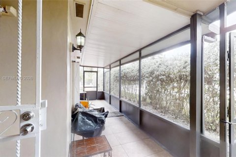 House in Florida City, Florida 3 bedrooms, 206.43 sq.m. № 2041728 - photo 20