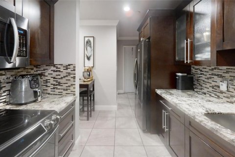 House in Florida City, Florida 3 bedrooms, 206.43 sq.m. № 2041728 - photo 5