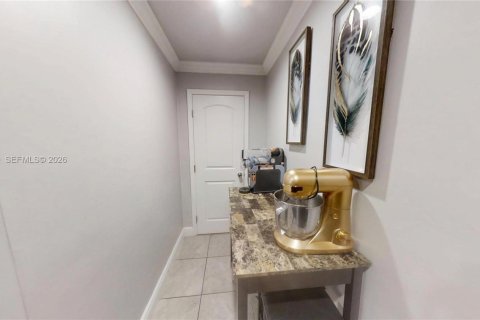 House in Florida City, Florida 3 bedrooms, 206.43 sq.m. № 2041728 - photo 29