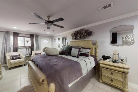 House in Florida City, Florida 3 bedrooms, 206.43 sq.m. № 2041728 - photo 6