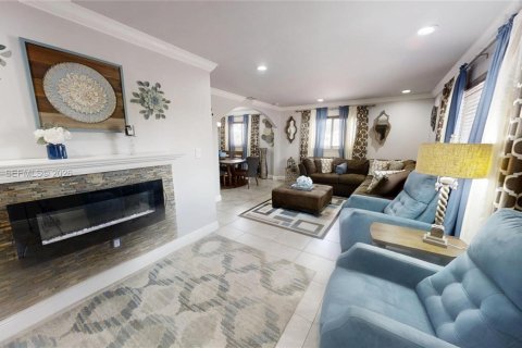 House in Florida City, Florida 3 bedrooms, 206.43 sq.m. № 2041728 - photo 3