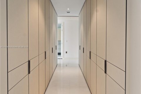 Copropriété à louer à Miami, Floride: 4 chambres, 334.54 m2 № 1960344 - photo 12