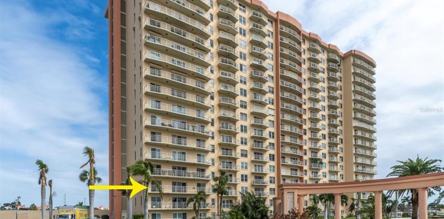 Condominio en Saint Petersburg, Florida, 2 dormitorios  № 1436186