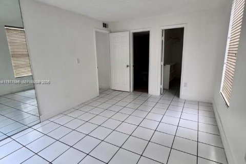 Condominio en venta en Miami, Florida, 2 dormitorios, 84.91 m2 № 2032152 - foto 10