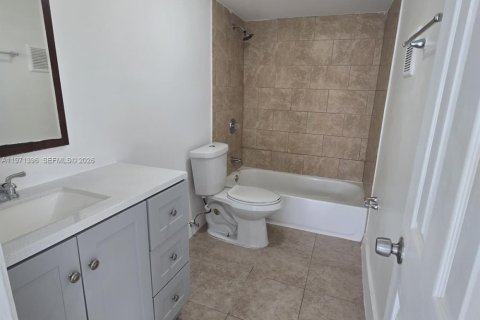 Condo in Miami, Florida, 2 bedrooms  № 2032152 - photo 20