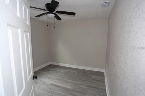 House in Gulfport, Florida 3 bedrooms, 93.09 sq.m. № 1771864 - photo 10
