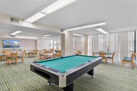 Condo in Hallandale Beach, Florida, 1 bedroom  № 1993517 - photo 29