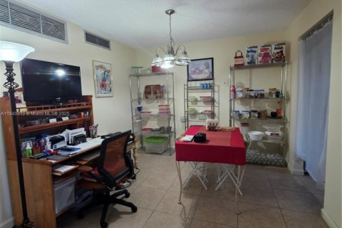 Copropriété à vendre à Miami Gardens, Floride: 2 chambres, 96.71 m2 № 1939380 - photo 6