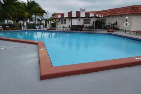 Copropriété à vendre à Miami Gardens, Floride: 2 chambres, 96.71 m2 № 1939380 - photo 20