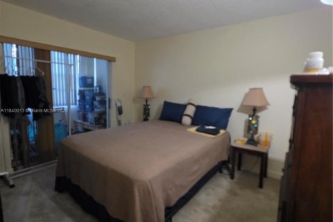 Copropriété à vendre à Miami Gardens, Floride: 2 chambres, 96.71 m2 № 1939380 - photo 16