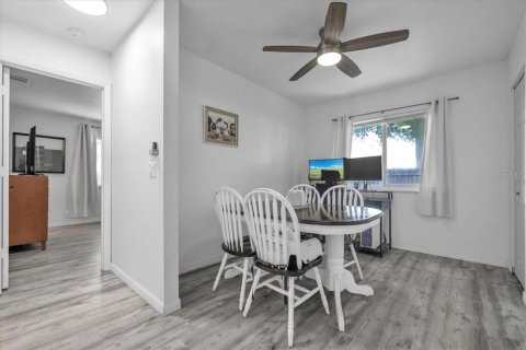 Villa ou maison à vendre à North Port, Floride: 2 chambres, 94.95 m2 № 2094007 - photo 16