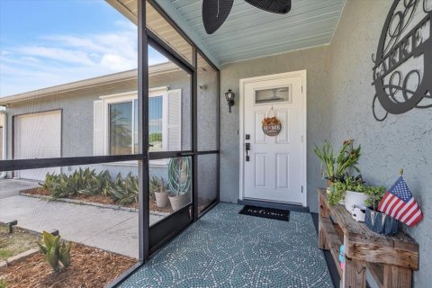 Villa ou maison à vendre à North Port, Floride: 2 chambres, 94.95 m2 № 2094007 - photo 3