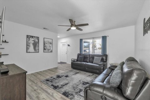 Villa ou maison à vendre à North Port, Floride: 2 chambres, 94.95 m2 № 2094007 - photo 8
