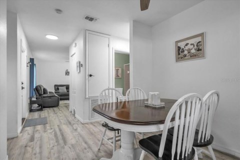 Villa ou maison à vendre à North Port, Floride: 2 chambres, 94.95 m2 № 2094007 - photo 15