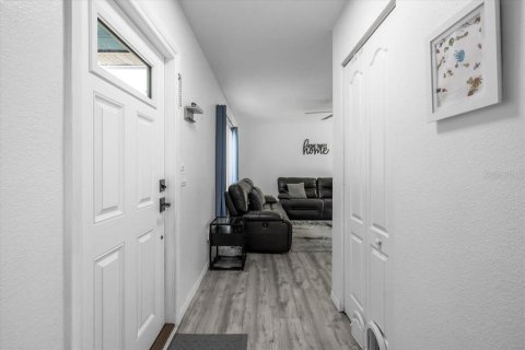Villa ou maison à vendre à North Port, Floride: 2 chambres, 94.95 m2 № 2094007 - photo 6
