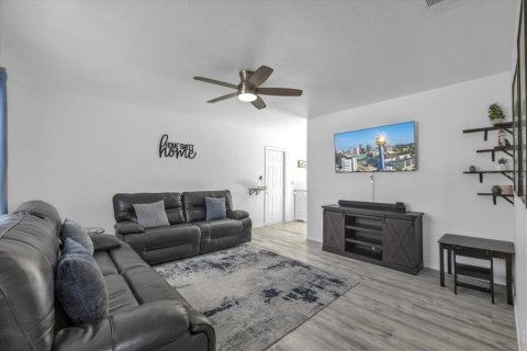 Villa ou maison à vendre à North Port, Floride: 2 chambres, 94.95 m2 № 2094007 - photo 4