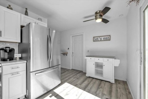 Villa ou maison à vendre à North Port, Floride: 2 chambres, 94.95 m2 № 2094007 - photo 11