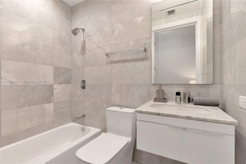 Copropriété à louer à Sunny Isles Beach, Floride: 3 chambres, 259.85 m2 № 1872200 - photo 25