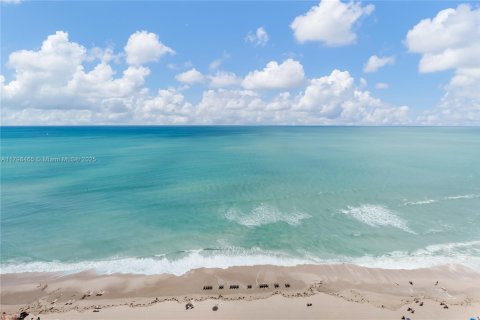 Copropriété à louer à Sunny Isles Beach, Floride: 3 chambres, 259.85 m2 № 1872200 - photo 30