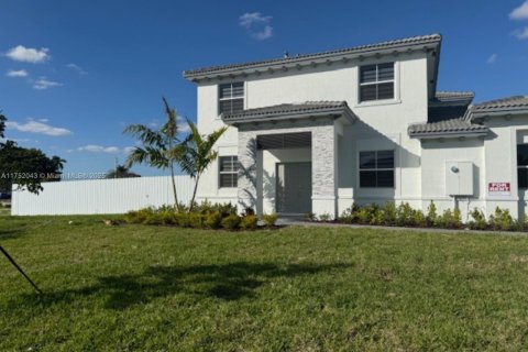 Casa en venta en Homestead, Florida, 5 dormitorios № 1498853 - foto 1