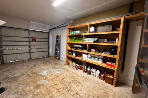 Casa en venta en Miami, Florida, 3 dormitorios, 184.5 m2 № 2058173 - foto 21