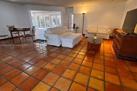 Casa en venta en Miami, Florida, 3 dormitorios, 184.5 m2 № 2058173 - foto 5