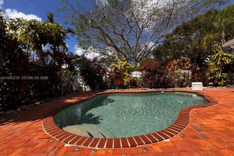 Casa en venta en Miami, Florida, 3 dormitorios, 184.5 m2 № 2058173 - foto 19