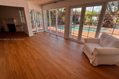 Casa en venta en Miami, Florida, 3 dormitorios, 184.5 m2 № 2058173 - foto 7