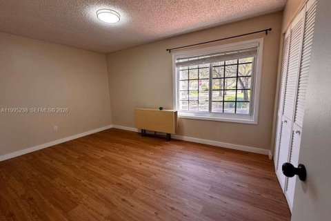 Casa en venta en Miami, Florida, 3 dormitorios, 184.5 m2 № 2058173 - foto 15