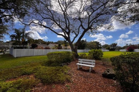 Casa en venta en Miami, Florida, 3 dormitorios, 184.5 m2 № 2058173 - foto 25