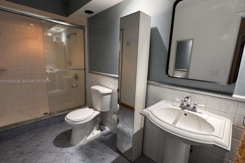 Casa en venta en Miami, Florida, 3 dormitorios, 184.5 m2 № 2058173 - foto 17