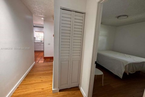 Casa en venta en Miami, Florida, 3 dormitorios, 184.5 m2 № 2058173 - foto 14