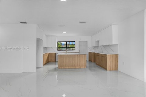 Casa en venta en Miami Gardens, Florida, 3 dormitorios, 139.35 m2 № 2001770 - foto 9