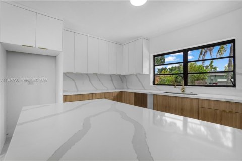 Casa en venta en Miami Gardens, Florida, 3 dormitorios, 139.35 m2 № 2001770 - foto 13