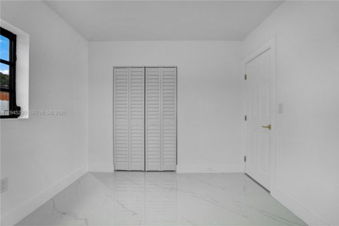 Casa en venta en Miami Gardens, Florida, 3 dormitorios, 139.35 m2 № 2001770 - foto 27