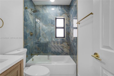 Casa en venta en Miami Gardens, Florida, 3 dormitorios, 139.35 m2 № 2001770 - foto 25