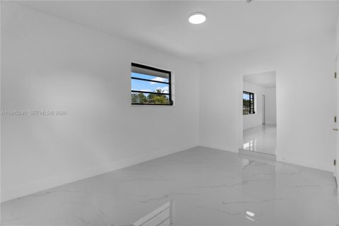 Casa en venta en Miami Gardens, Florida, 3 dormitorios, 139.35 m2 № 2001770 - foto 22