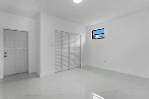 Casa en venta en Miami Gardens, Florida, 3 dormitorios, 139.35 m2 № 2001770 - foto 14
