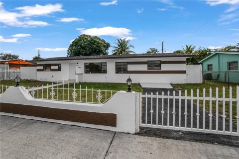 Casa en venta en Miami Gardens, Florida, 3 dormitorios, 139.35 m2 № 2001770 - foto 6