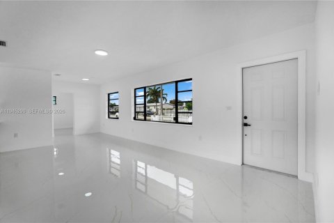 Casa en venta en Miami Gardens, Florida, 3 dormitorios, 139.35 m2 № 2001770 - foto 20