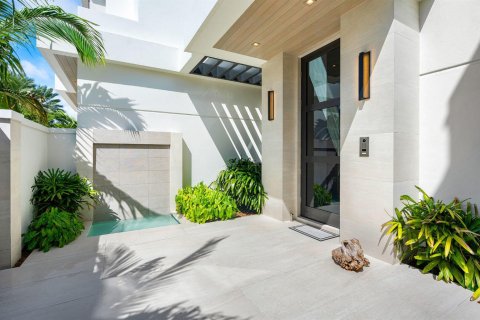 House in Boca Raton, Florida 5 bedrooms, 700.11 sq.m. № 2190696 - photo 10