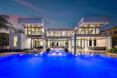 House in Boca Raton, Florida 5 bedrooms, 700.11 sq.m. № 2190696 - photo 2