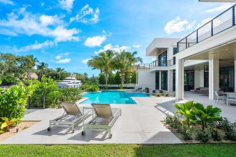 House in Boca Raton, Florida 5 bedrooms, 700.11 sq.m. № 2190696 - photo 28