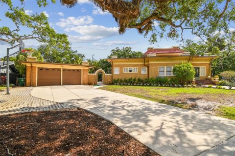House in Tampa, Florida 3 bedrooms, 273.88 sq.m. № 1751059 - photo 10