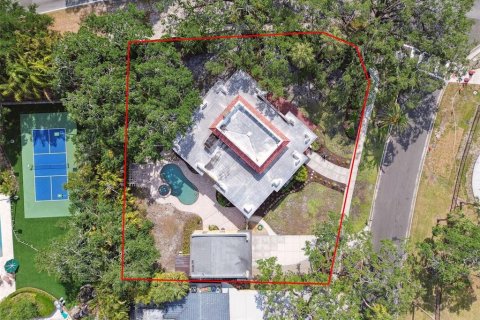 House in Tampa, Florida 3 bedrooms, 273.88 sq.m. № 1751059 - photo 2