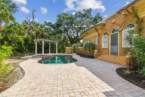 House in Tampa, Florida 3 bedrooms, 273.88 sq.m. № 1751059 - photo 7