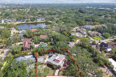 House in Tampa, Florida 3 bedrooms, 273.88 sq.m. № 1751059 - photo 14